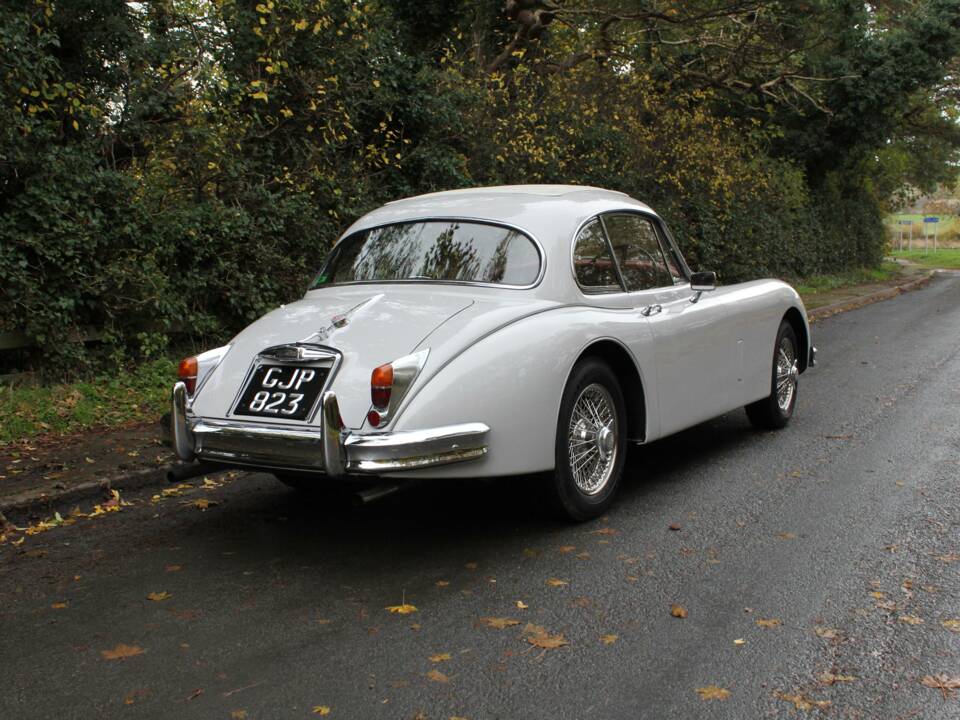 Image 6/15 de Jaguar XK 150 3.8 S FHC (1961)