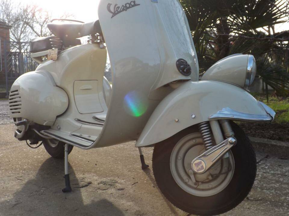 Image 4/38 of Piaggio Vespa 125 (1957)