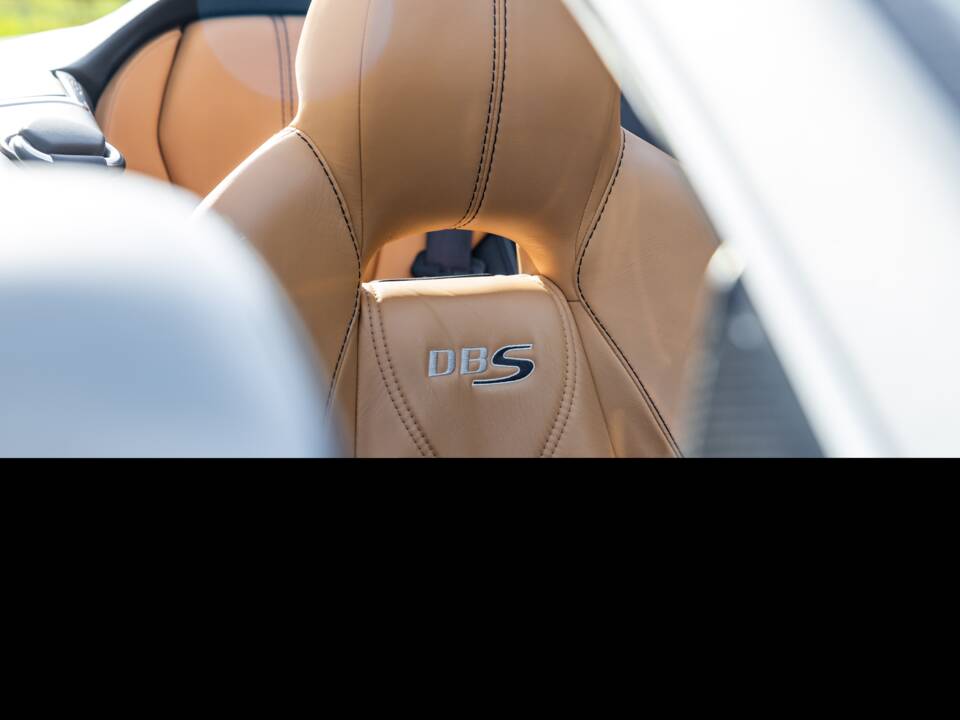 Bild 46/65 von Aston Martin DBS Volante (2011)