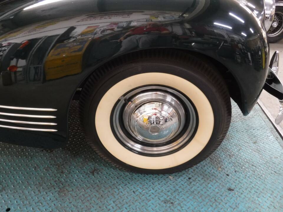 Image 11/50 of Packard 110 (1941)
