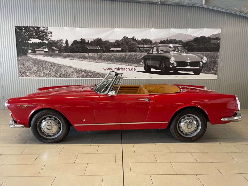 Image 1/14 of Alfa Romeo 2600 Spider (1963)