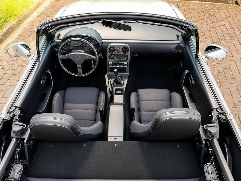 Image 8/10 of Mazda MX-5 1.6 (1993)