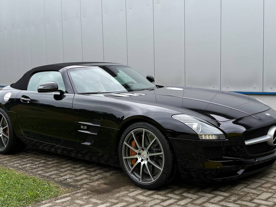 Image 1/28 of Mercedes-Benz SLS AMG Roadster (2012)