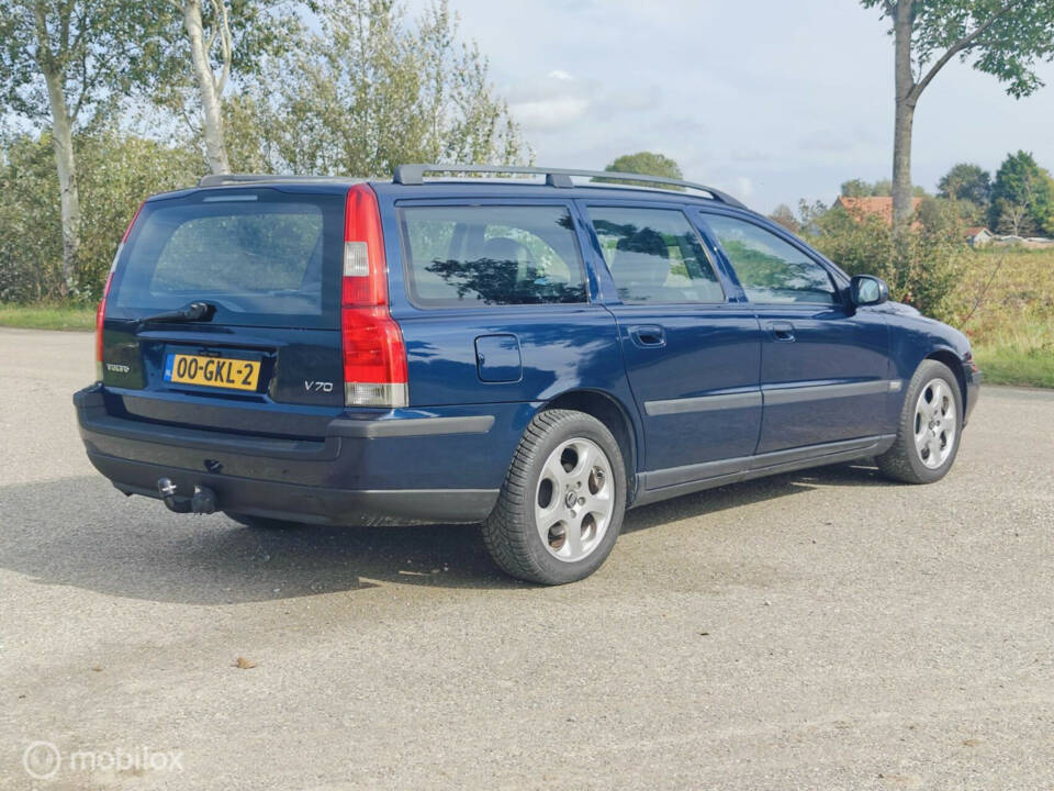 Image 8/32 of Volvo V 70 T5 (2002)