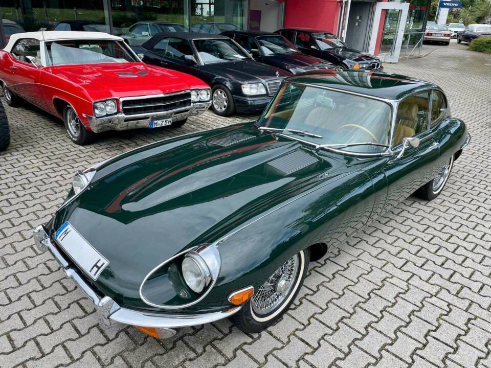 Image 2/20 de Jaguar E-Type (1969)