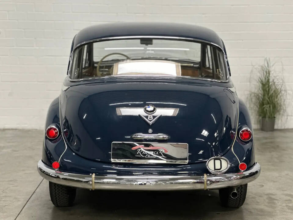 Bild 6/12 von BMW 502 (1956)