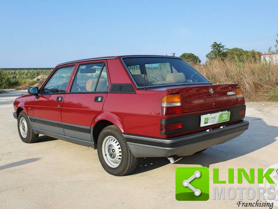 Imagen 3/10 de Alfa Romeo Giulietta 1.8 (1985)