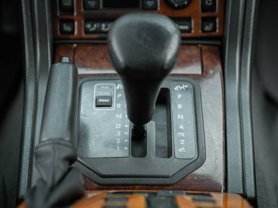 Image 40/50 of Land Rover Range Rover 4.6 HSE (1998)