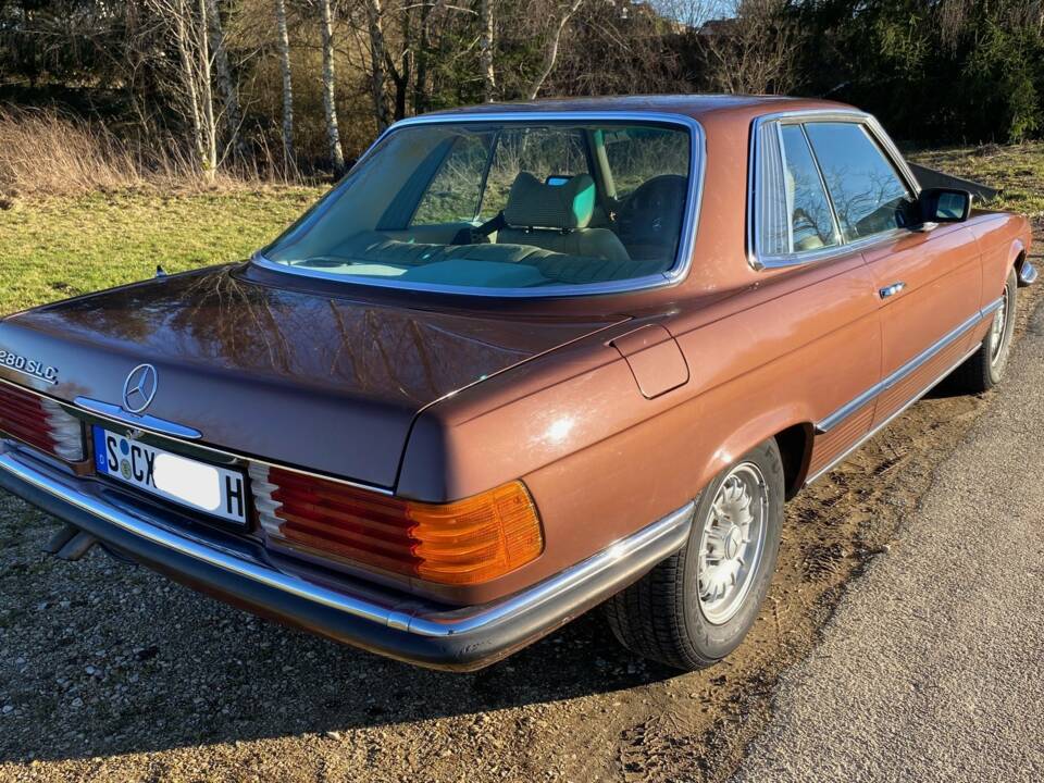Image 4/20 of Mercedes-Benz 280 SLC (1977)