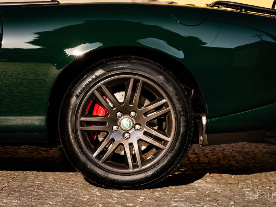 Image 51/70 of Jaguar XKR (2004)