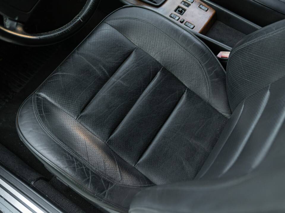 Bild 30/50 von Mercedes-Benz 300 E-24 (1989)