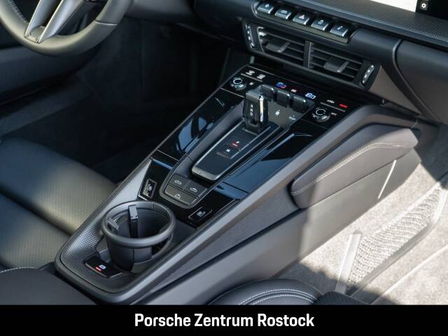 Obraz 22/34 pojazdu Porsche 911 Carrera GTS (1900)