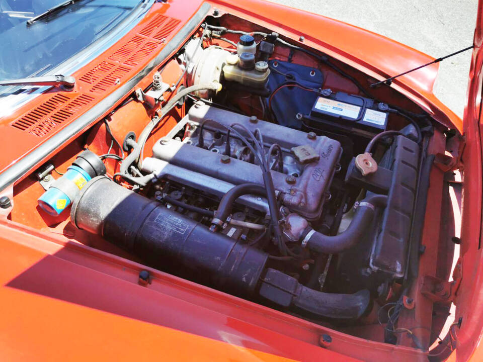 Image 28/33 of Alfa Romeo Spider 1300 (1976)