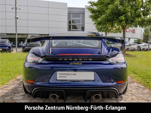 Image 4/50 of Porsche 718 Cayman GT4 RS Weissach (2025)