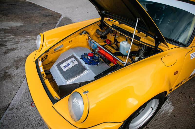 Image 33/50 de Porsche 911 RSR 3.0 (1975)