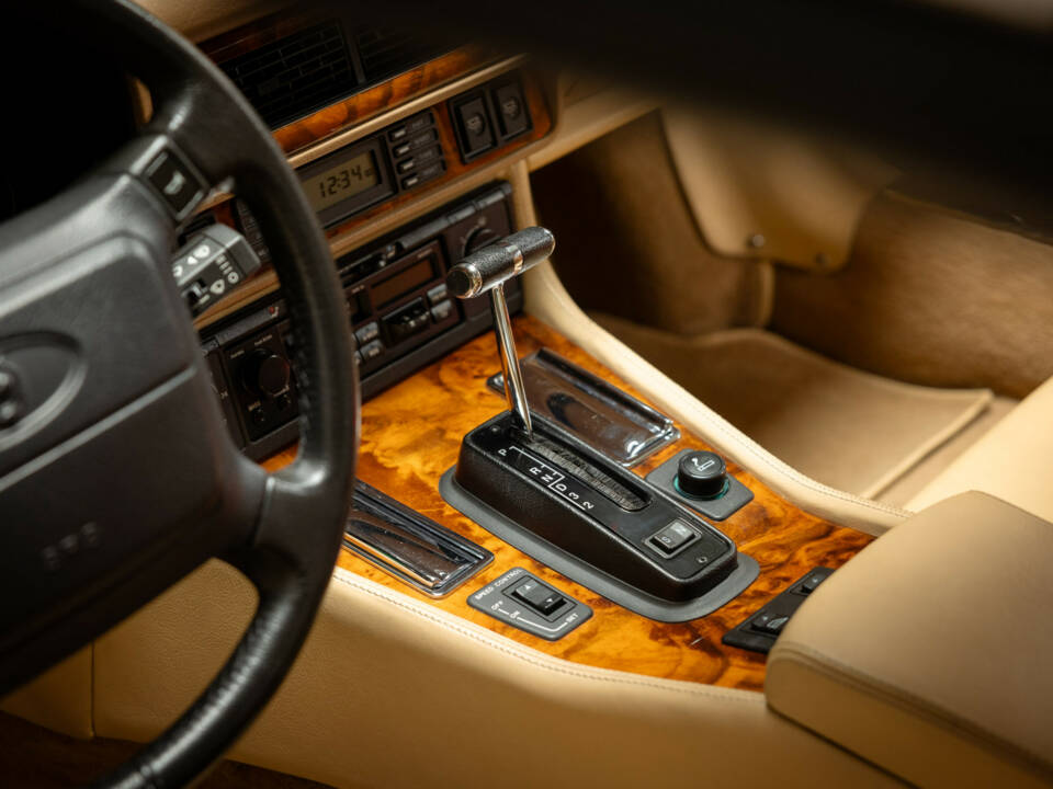 Image 30/50 of Jaguar XJS 6.0 (1994)