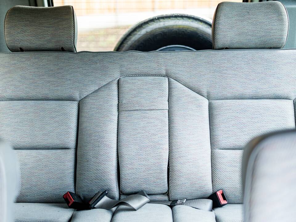 Image 24/32 of Mercedes-Benz 300 GD (kurz) (1992)