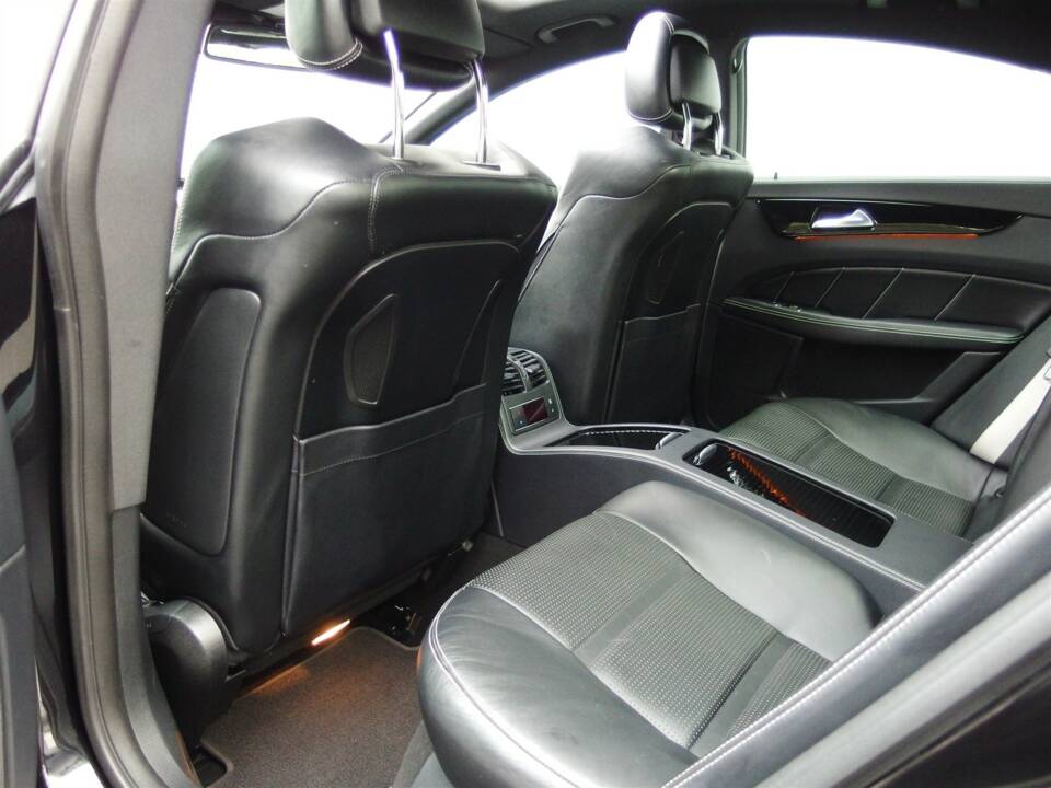 Image 60/97 of Mercedes-Benz CLS 63 AMG S 4MATIC (2013)