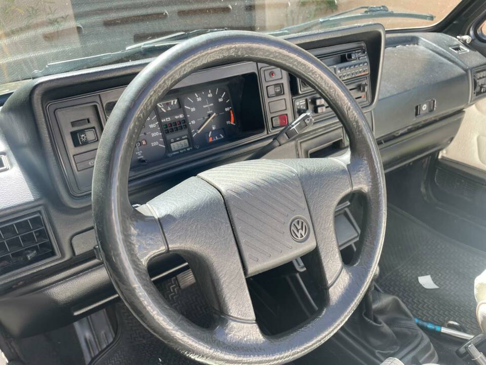 Image 20/39 of Volkswagen Golf I Cabrio GLi 1.8 (1990)