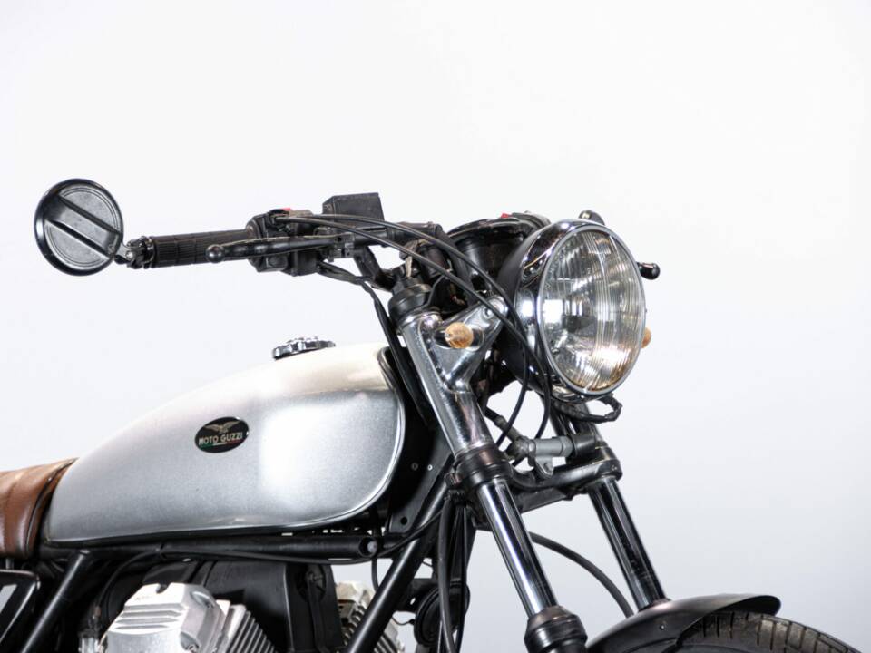 Bild 33/50 von Moto Guzzi V 35 III (1986)