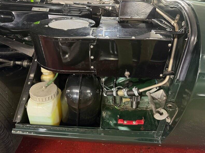 Imagen 39/50 de Jaguar E-Type V12 (2+2) (1970)