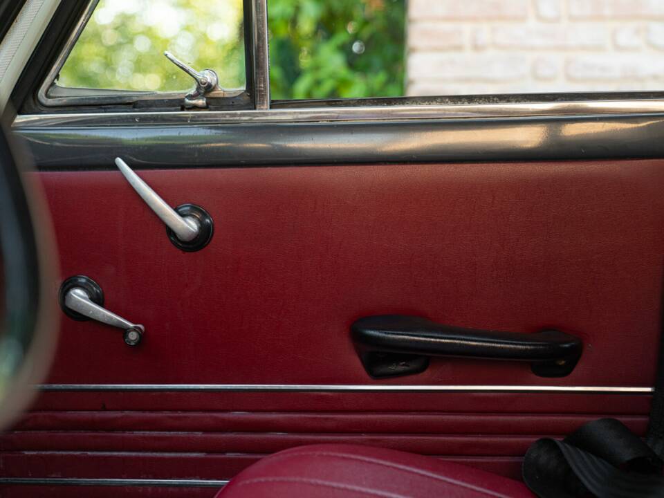 Image 27/49 of FIAT 1100 R (1966)
