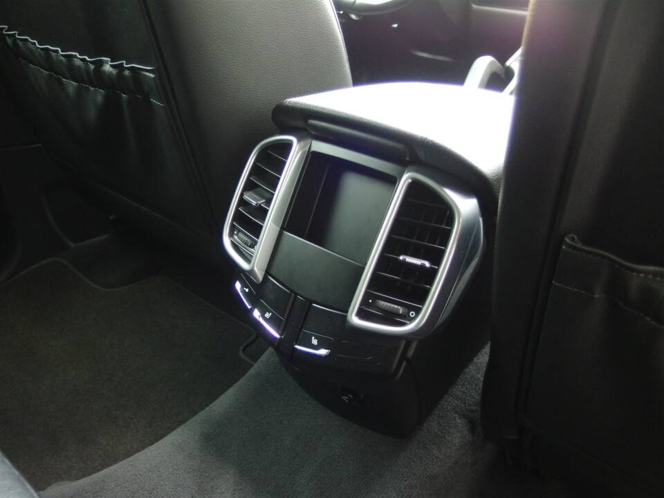 Image 77/98 of Porsche Cayenne S (2010)