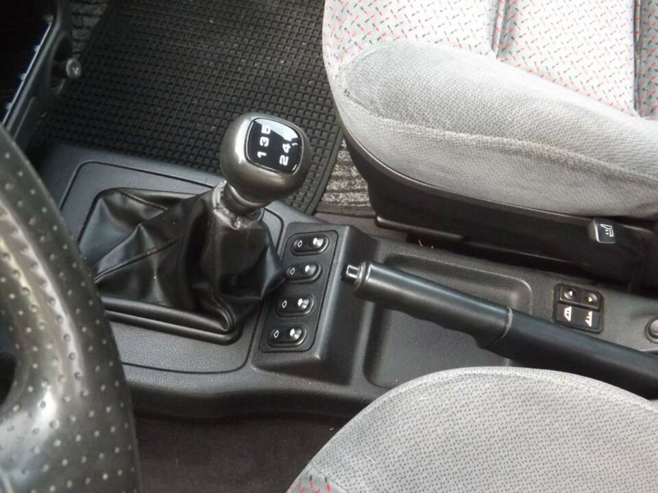 Bild 15/50 von Ford Escort 1.8 16v (1992)