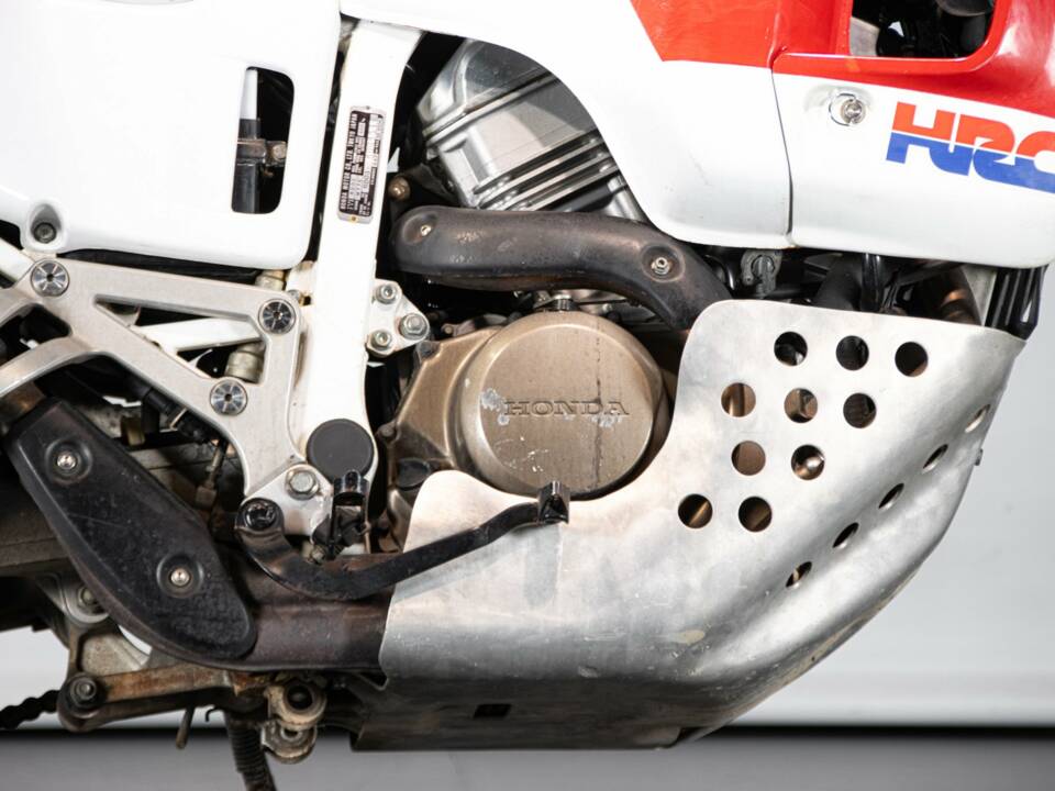 Bild 33/50 von Honda DUMMY (1989)