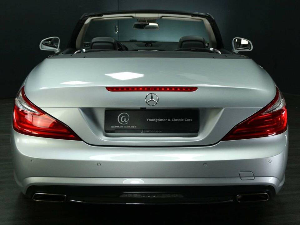 Image 5/50 of Mercedes-Benz SL 500 (2015)