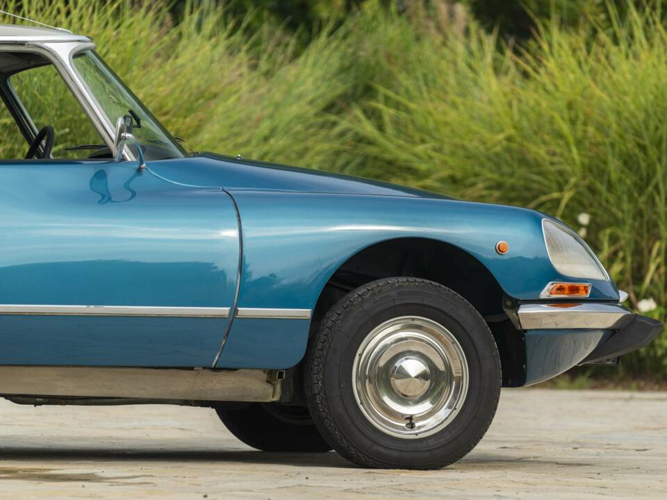 Bild 19/50 von Citroën DS 23 Break (1973)