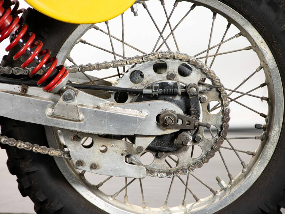 Image 16/46 of Suzuki PE 175 (1981)