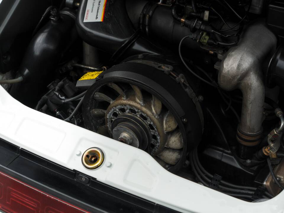 Bild 16/48 von Porsche 911 Carrera 2 (1990)