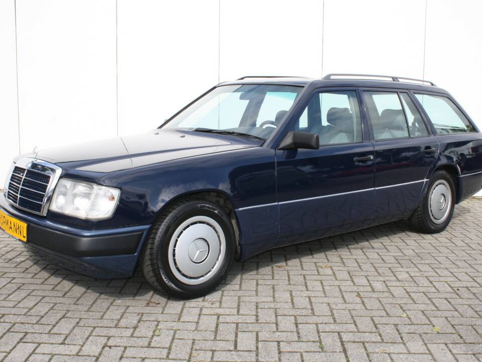 Bild 15/17 von Mercedes-Benz 230 TE (1986)