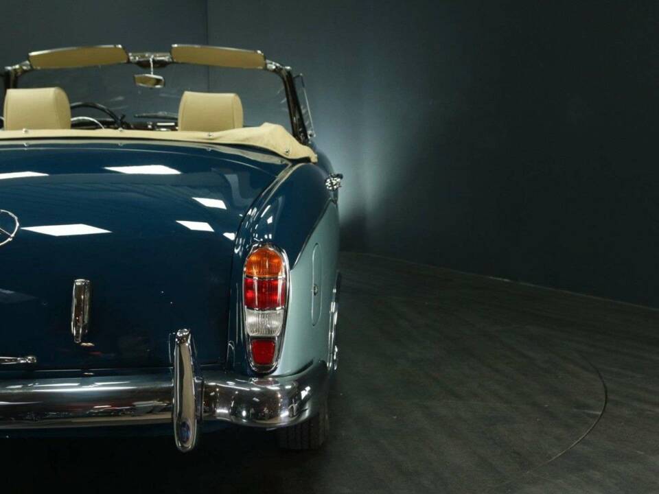 Afbeelding 36/50 van Mercedes-Benz 220 S Cabriolet (1957)