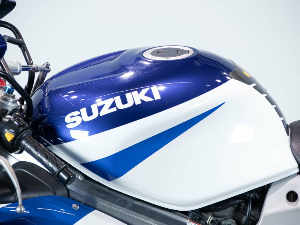 Bild 22/50 von Suzuki DUMMY (1999)