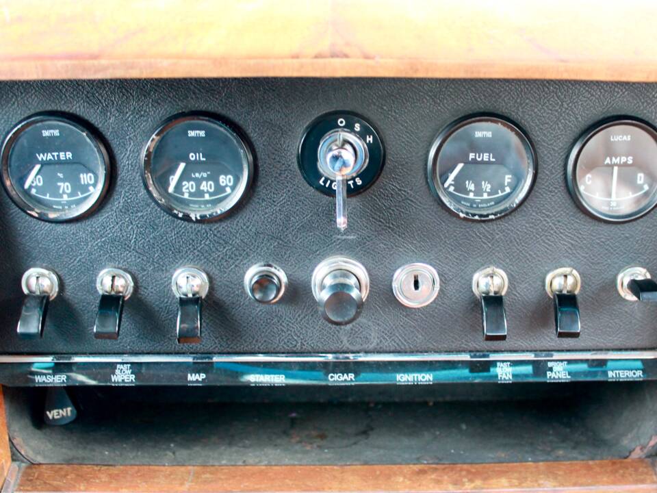 Bild 23/42 von Jaguar 240 (1968)