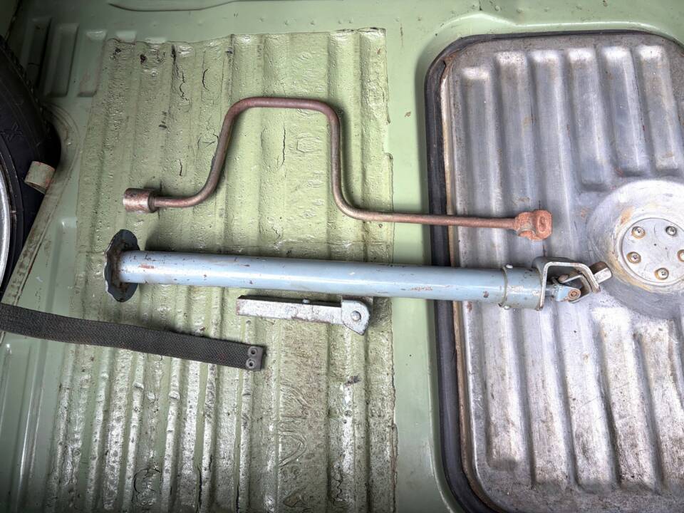 Image 10/13 of DAF Daffodil 31 (1964)