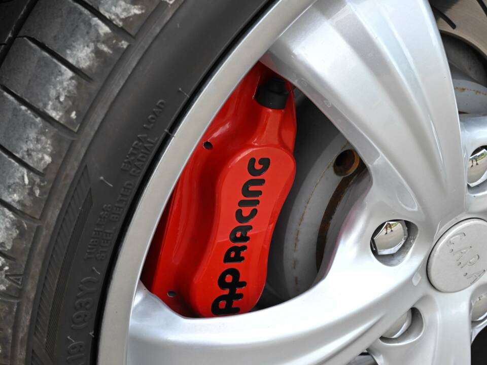 Image 13/35 of Holden Monaro CAPA F 320 C (2003)