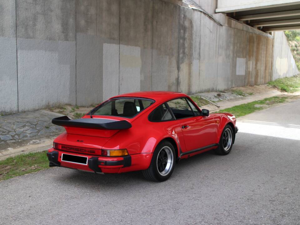 Image 8/12 de Porsche 911 Turbo 3.3 (1985)