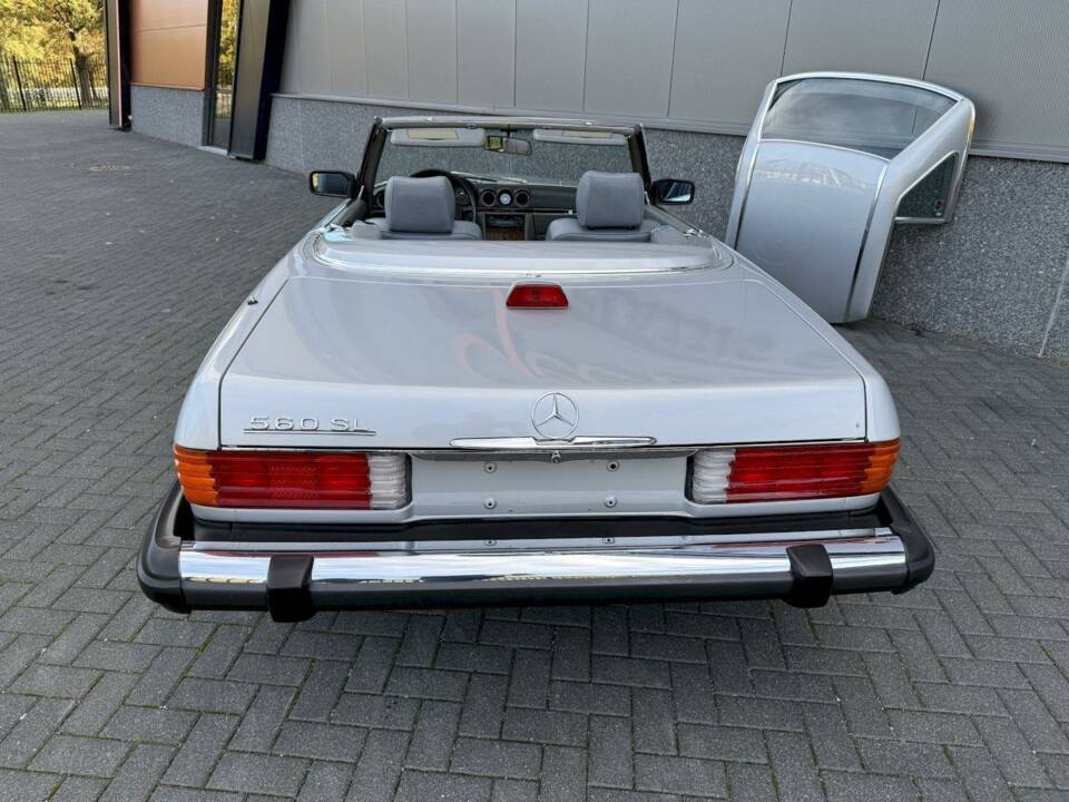 Image 14/36 de Mercedes-Benz 560 SL (1987)