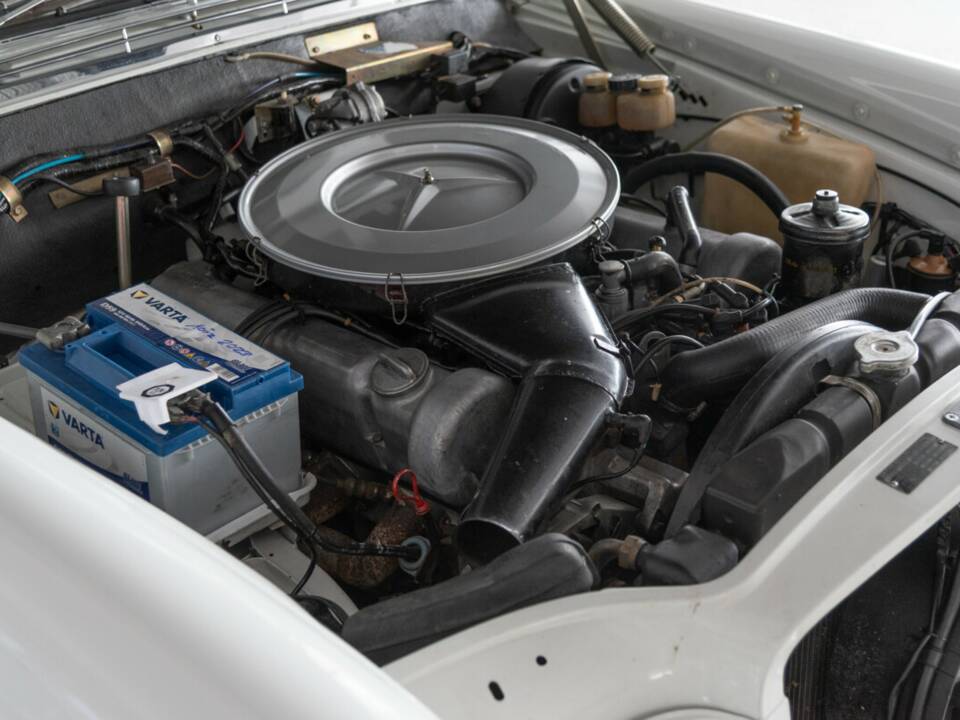Image 36/38 of Mercedes-Benz 280 SE 3,5 (1970)