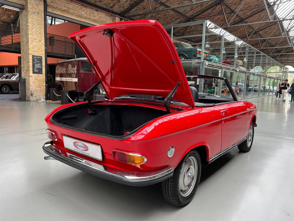 Image 23/39 of Peugeot 204 Convertible (1968)
