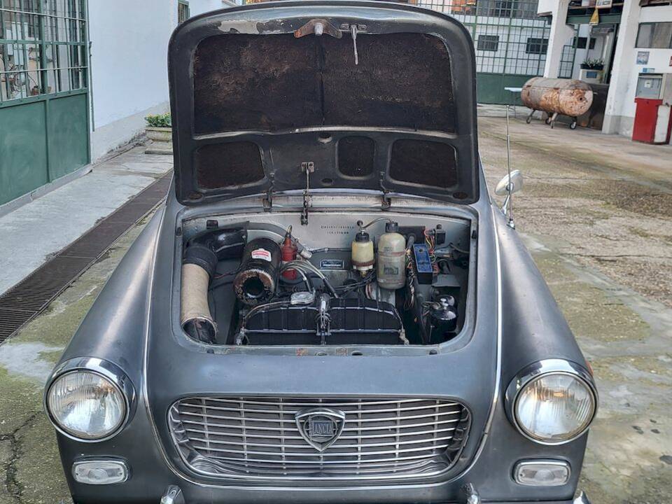 Image 38/45 of Lancia Appia (1962)