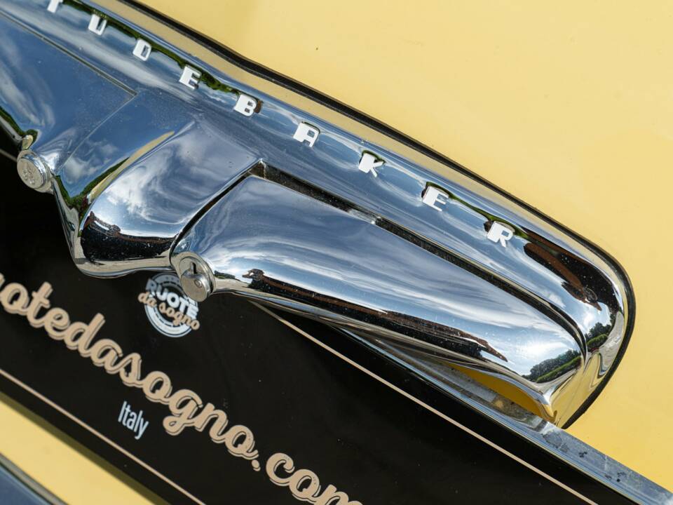 Image 38/50 of Studebaker Champion Regal DeLuxe Convertible (1950)