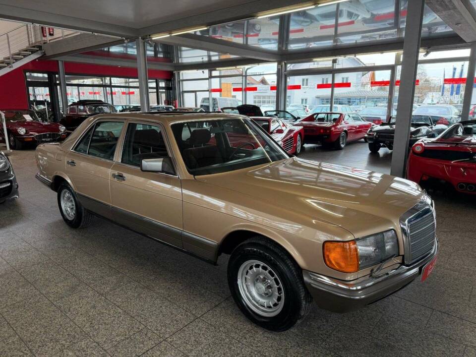 Bild 28/36 von Mercedes-Benz 380 SE (1981)