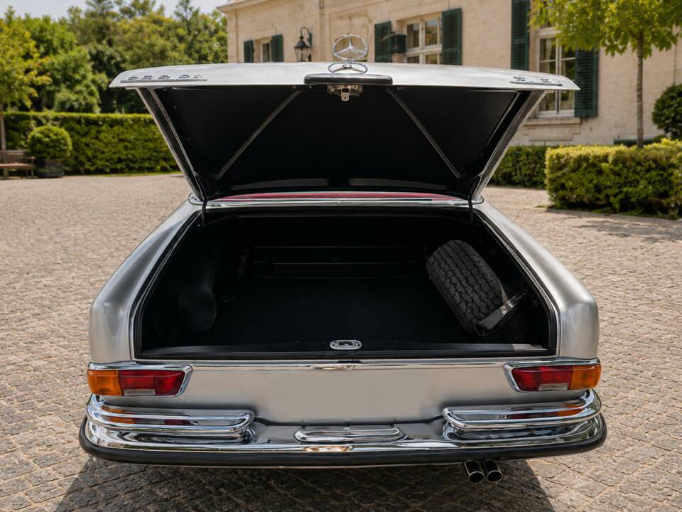Bild 18/19 von Mercedes-Benz 280 SE 3,5 (1970)