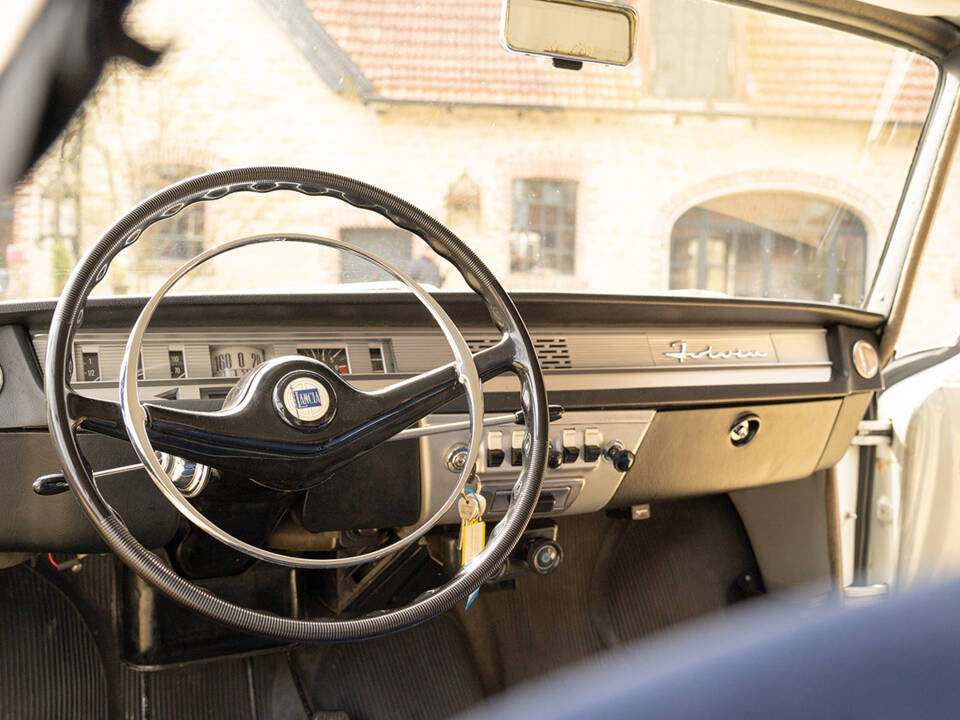 Image 54/83 de Lancia Fulvia 2C (1966)