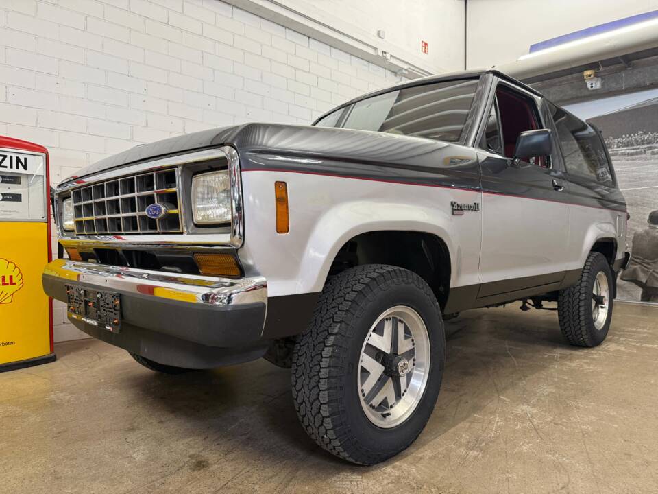 Image 2/18 de Ford Bronco (1988)
