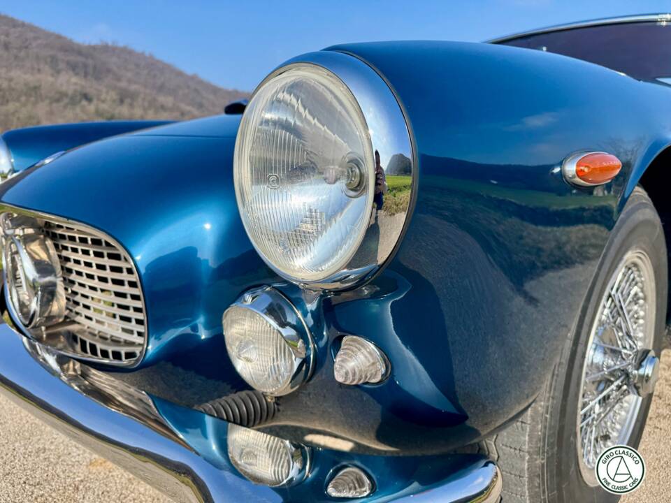 Image 22/43 of Maserati 3500 GT Touring (1961)